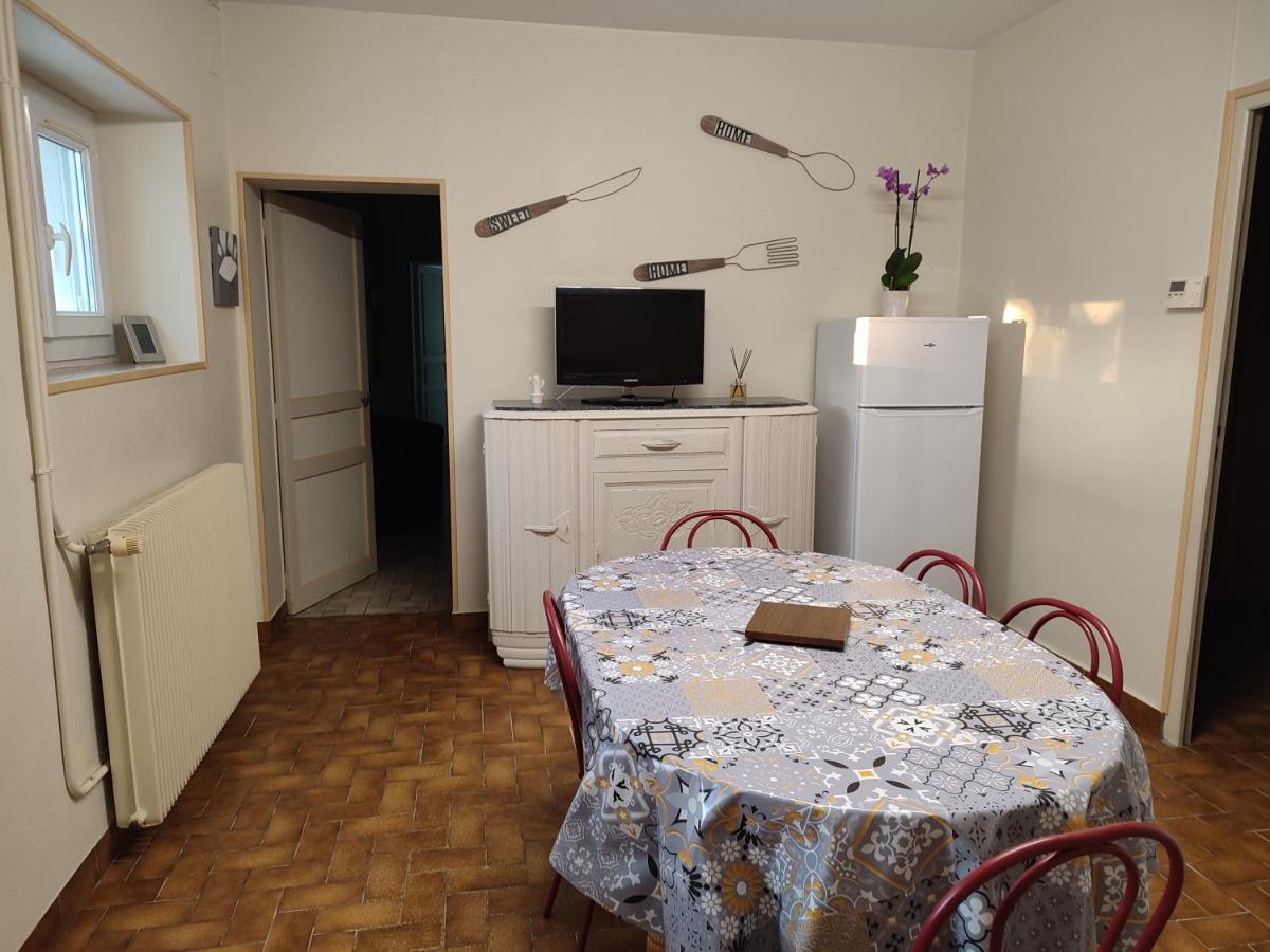 Gite Chez Jeannot Azay-le-Ferron Exterior photo