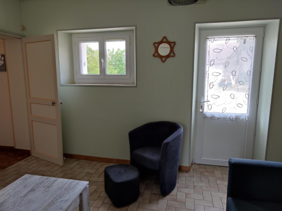 Gite Chez Jeannot Azay-le-Ferron Exterior photo